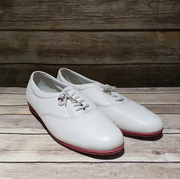 easy spirit motion suede oxfords